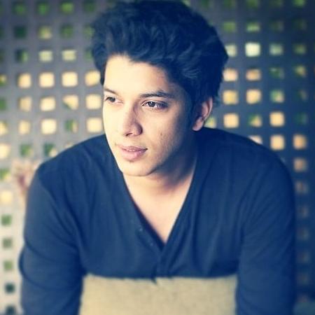 Adhish Khanna Biography