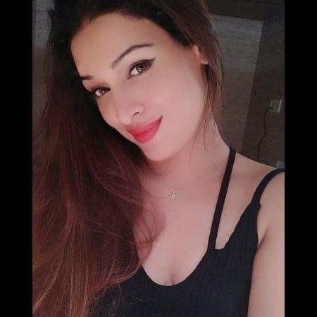 Andrea Hewitt Biography