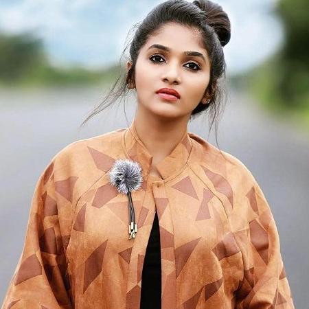 Divya Suresh Biography