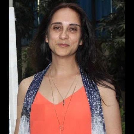 Farhat Khan Biography