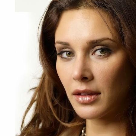 Lisa Ray - Birthplace, Bio, Wiki, Birthday, Family, Networth & More