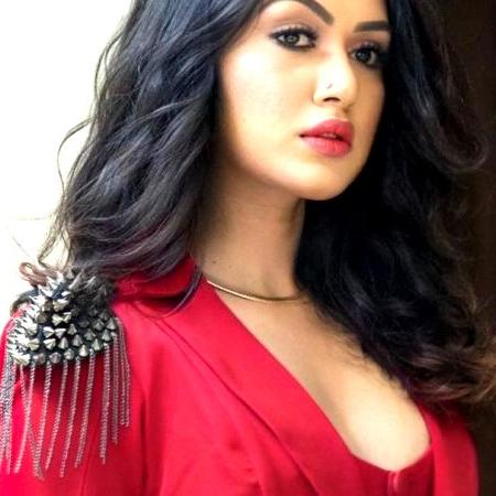 Munmun Dhamecha Biography