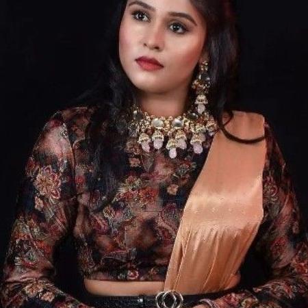 Akshaya Deodhar Biography