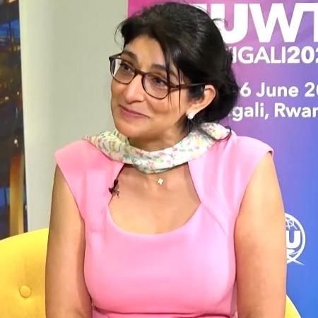 Aarti Holla-Maini Biography