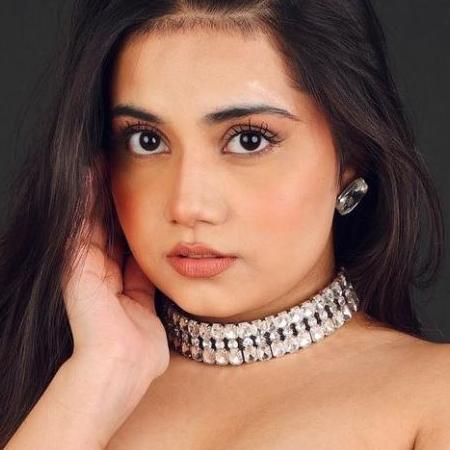Dolly Javed Biography