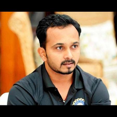 Kedhar Jadhav Biography