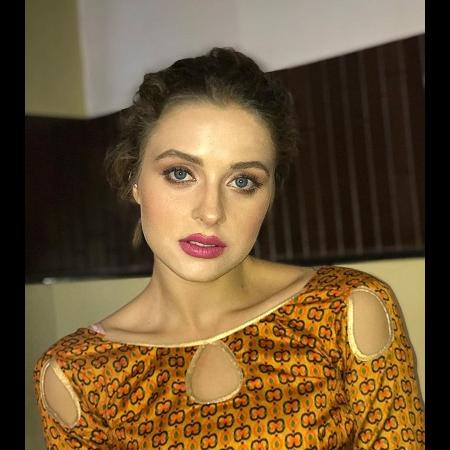 Alexandra Djavi Biography