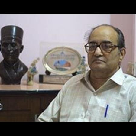 Vishwas Savarkar Biography