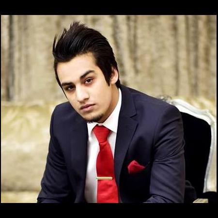 Momin Saqib Biography
