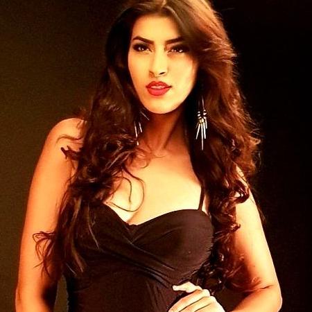 Aakriti Anand Singh Biography