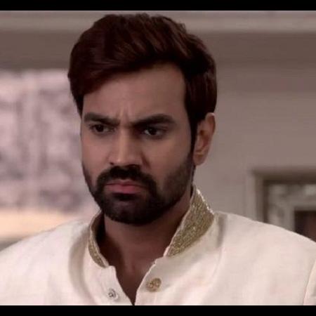 Rujut Dahiya Biography