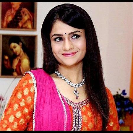 Dharti Bhatt Biography