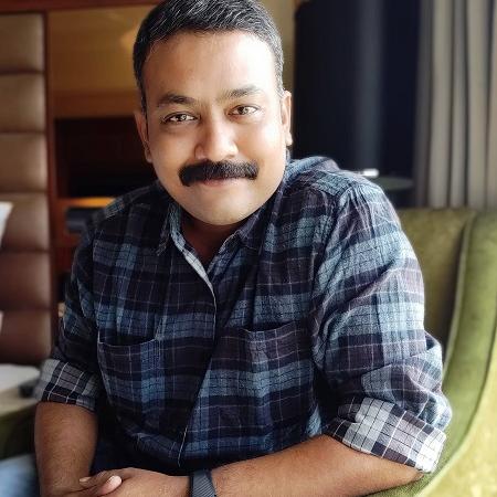 Abhishek Khandekar Biography