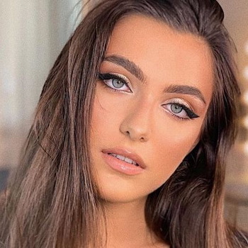 Alexia Eram Biography