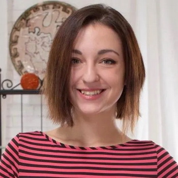 Liona Bee Biography