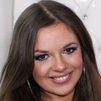 Natasja Less Biography