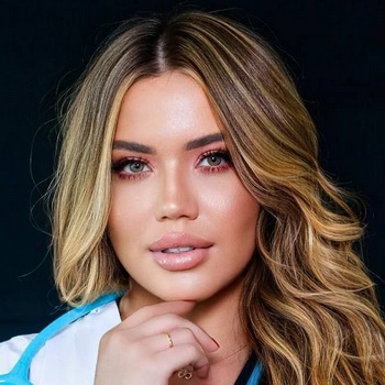 Yasmin Mineira Biography