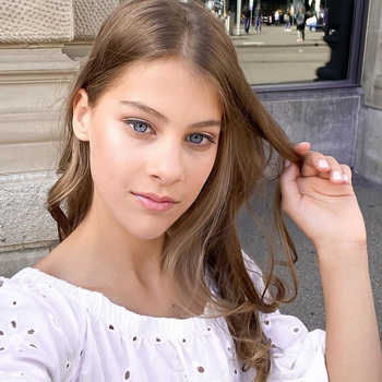 Alina Carboni Biography