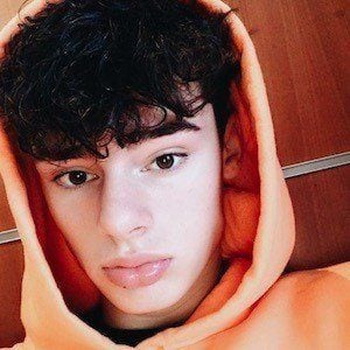 Jack Kelly Biography