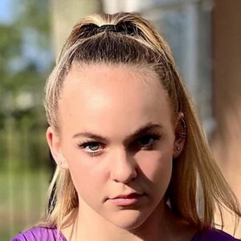 Lyza Brooks Biography