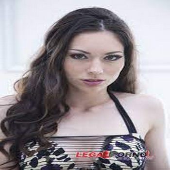 Arwen Gold Biography
