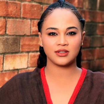 Abby Lakew Biography