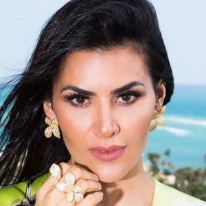 Mariana Abbott - Age, Bio, Career, Family, Wiki, Networth & More