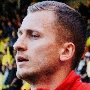 Almen Abdi Biography