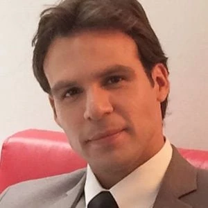 Álex Adames Biography