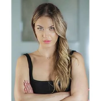 Adriana Runee Biography