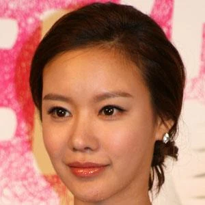 Kim Ah-joong Biography
