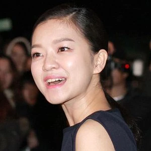 Go Ah-sung Biography