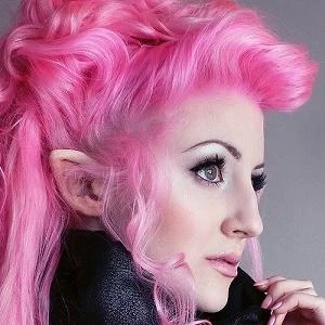 Albinwonderland Biography