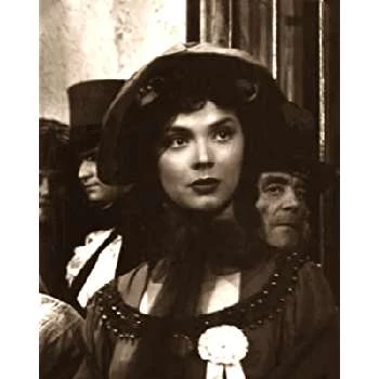 Alba Castellanos - Age, Bio, Birthdate, Family, Networth & More