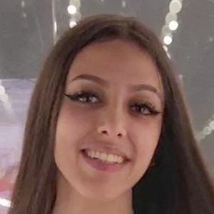 Alba Dubai Biography