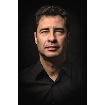 Alejandro Román Biography