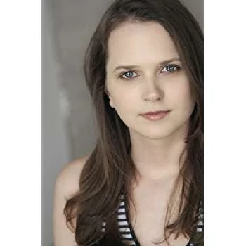 Aleksandra Gordon - Height, Bio, Wiki, Family, Birthplace, Networth & More