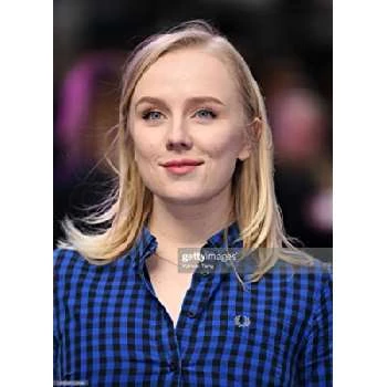 Alexa Davies - Age, Wiki, Birthdate, Bio, Networth, Family & More