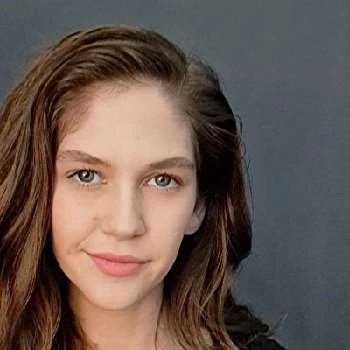Alexa Elliot - Age, Bio, Career, Family, Wiki, Networth & More