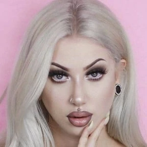 Dakota Alexandra Biography