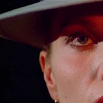 Alexandra Delli Colli - Wiki, Bio, Birthdate, Networth, Family & More