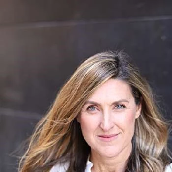 Alexandra Jones - Age, Bio, Birthdate, Family, Networth & More