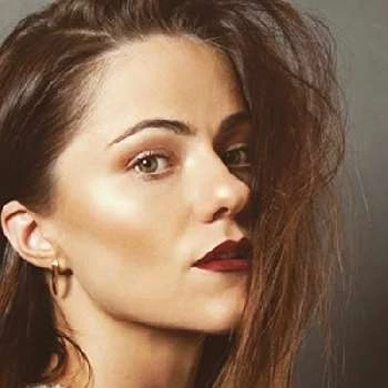 Alexandra Park - Parents, Networth, Bio, Birthdate, Family Wiki & More