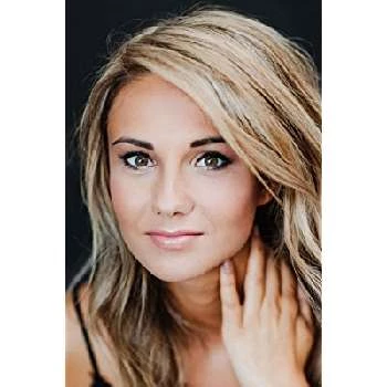 Alexandra Stellini - Age, Bio, Birthdate, Family, Networth & More