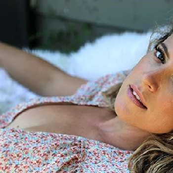 Alexis Carra - Age, Bio, Birthdate, Family, Networth & More