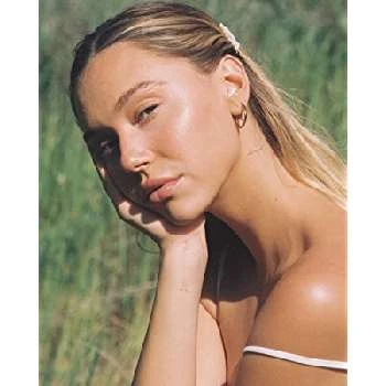 Alexis Ren - Wiki, Bio, Networth, Birthdate, Family & More