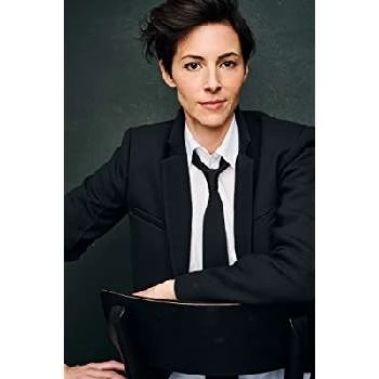 Alexis Victoria Bloom - Age, Bio, Birthdate, Family, Networth & More