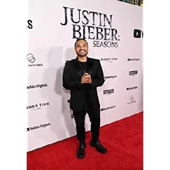 Alfredo Flores Biography