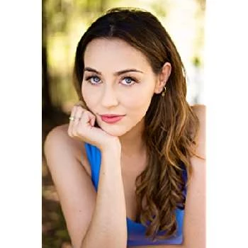 Aliandra Calabrese - Age, Bio, Birthdate, Family, Networth & More