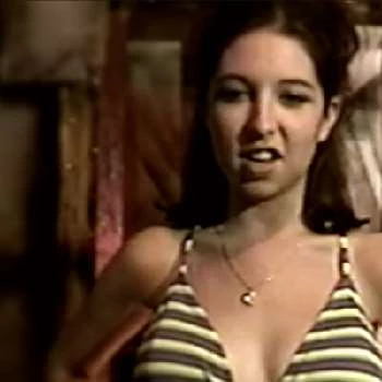 Alice Stringer - Age, Bio, Birthdate, Family, Networth & More